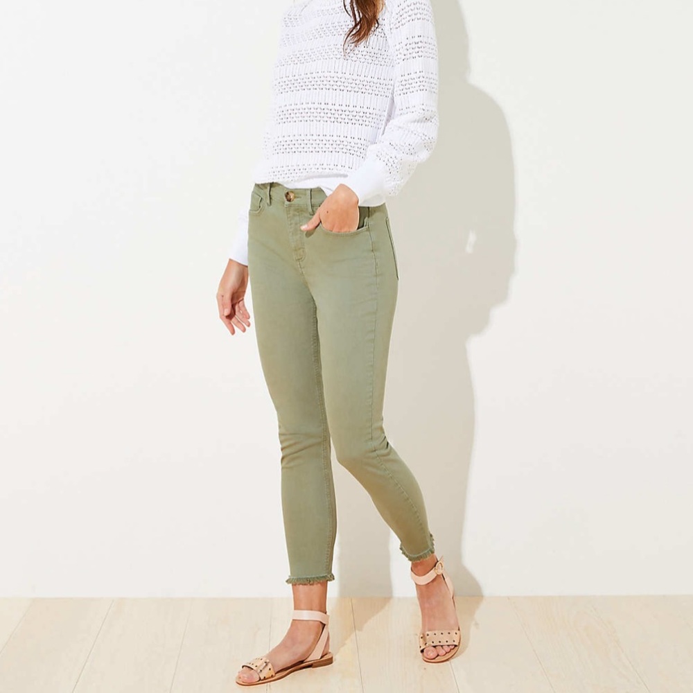 NWT LOFT Frayed Hem Skinny Crop Jeans